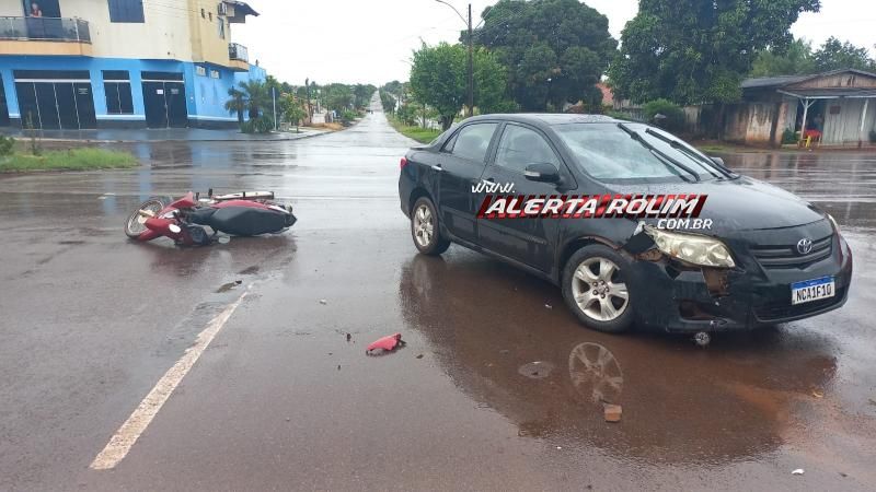 Segundo acidente de trânsito do dia deixou mulher ferida em Rolim de Moura Segundo acidente de trânsito do dia deixou mulher ferida em Rolim de Moura