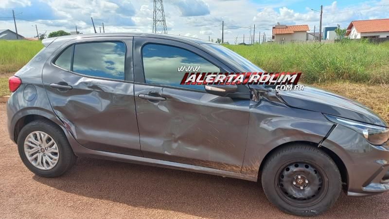 Segundo acidente do dia em Rolim de Moura envolveu carro e moto e ocorreu no bairro Jequitibá Segundo acidente do dia em Rolim de Moura envolveu carro e moto e ocorreu no bairro Jequitibá