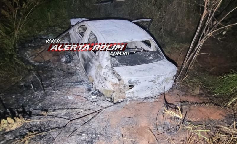 Táxi que saiu de Porto Velho foi destruído por incêndio após capotar próximo à Capa Zero; Cinco Pessoas foram socorridas  