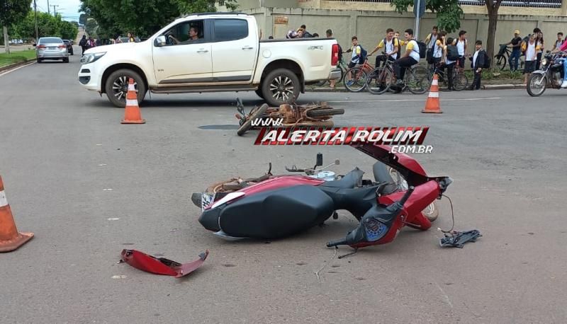 Terceiro acidente de trânsito do dia envolveu duas motos e uma pessoa foi socorrida em Rolim de Moura Terceiro acidente de trânsito do dia envolveu duas motos e uma pessoa foi socorrida em Rolim de Moura