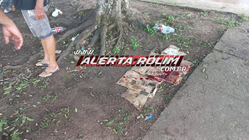 URGENTE - Homem foi esfaqueado no centro de Rolim de Moura e foi socorrido em estado grave pelos bombeiros URGENTE - Homem foi esfaqueado no centro de Rolim de Moura e foi socorrido em estado grave pelos bombeiros