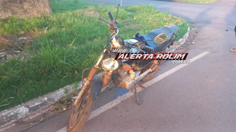 Motociclista fraturou a perna ao atingir caminhonete nesta manhã em Rolim de Moura Motociclista fraturou a perna ao atingir caminhonete nesta manhã em Rolim de Moura