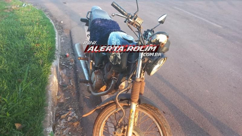 Motociclista fraturou a perna ao atingir caminhonete nesta manhã em Rolim de Moura Motociclista fraturou a perna ao atingir caminhonete nesta manhã em Rolim de Moura