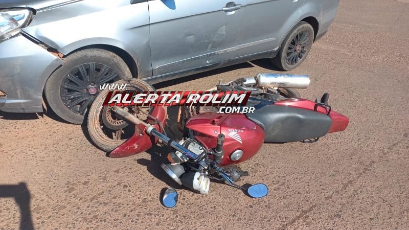 Motorista inabilitado cruzou via e ocasionou acidente de trânsito nesta tarde em Rolim de Moura Motorista inabilitado cruzou via e ocasionou acidente de trânsito nesta tarde em Rolim de Moura