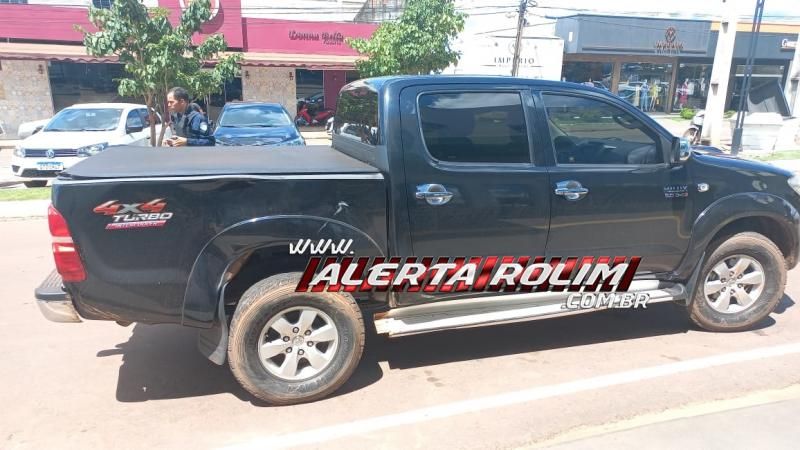 Acidente de trânsito envolvendo moto e caminhonete deixou mulher ferida nesta terça-feira em Rolim de Moura Acidente de trânsito envolvendo moto e caminhonete deixou mulher ferida nesta terça-feira em Rolim de Moura