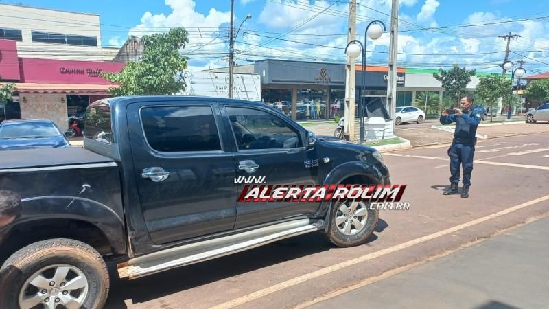 Acidente de trânsito envolvendo moto e caminhonete deixou mulher ferida nesta terça-feira em Rolim de Moura Acidente de trânsito envolvendo moto e caminhonete deixou mulher ferida nesta terça-feira em Rolim de Moura
