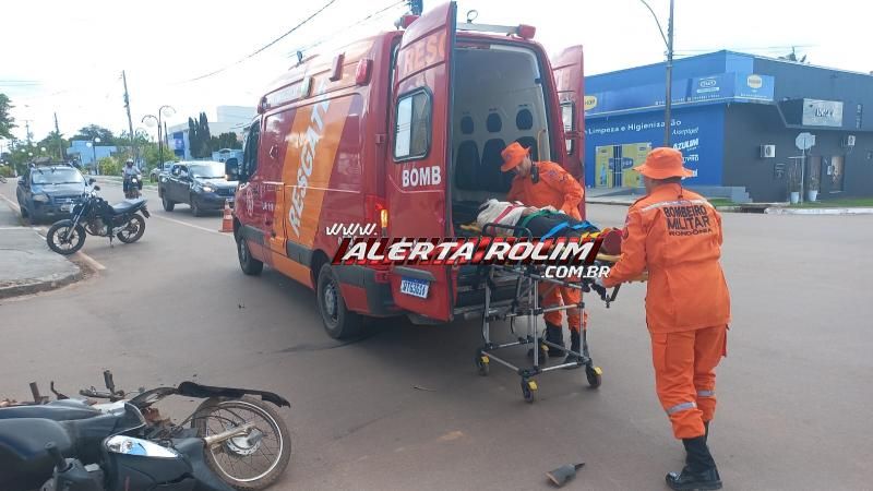 Acidente de trânsito envolvendo moto e caminhonete deixou mulher ferida nesta terça-feira em Rolim de Moura Acidente de trânsito envolvendo moto e caminhonete deixou mulher ferida nesta terça-feira em Rolim de Moura