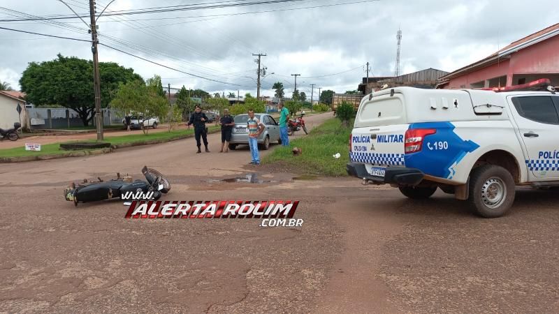 Acidente de trânsito envolvendo moto e carro deixou um ferido nesta manhã em Rolim de Moura Acidente de trânsito envolvendo moto e carro deixou um ferido nesta manhã em Rolim de Moura