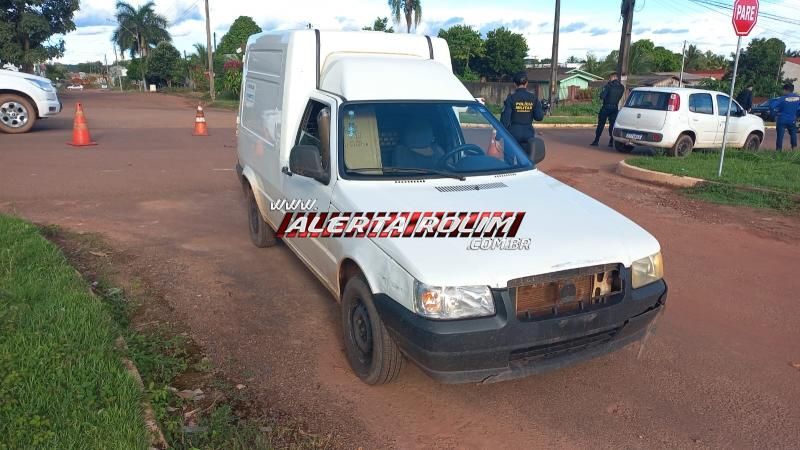 Acidente envolvendo carro e moto foi registrado nesta tarde em Rolim de Moura Acidente envolvendo carro e moto foi registrado nesta tarde em Rolim de Moura