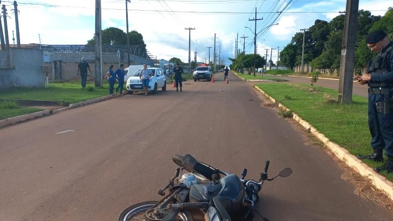 Acidente envolvendo carro e moto foi registrado nesta tarde em Rolim de Moura Acidente envolvendo carro e moto foi registrado nesta tarde em Rolim de Moura