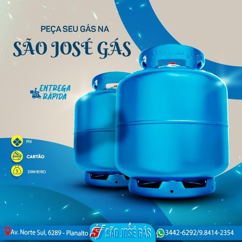 Carro pegou fogo enquanto motorista trafegava pela RO 010 em Rolim de Moura - Vídeo Carro pegou fogo enquanto motorista trafegava pela RO 010 em Rolim de Moura - Vídeo