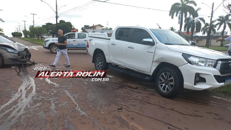 Colisão entre dois veículos foi registrada nesta manhã em Rolim de Moura Colisão entre dois veículos foi registrada nesta manhã em Rolim de Moura