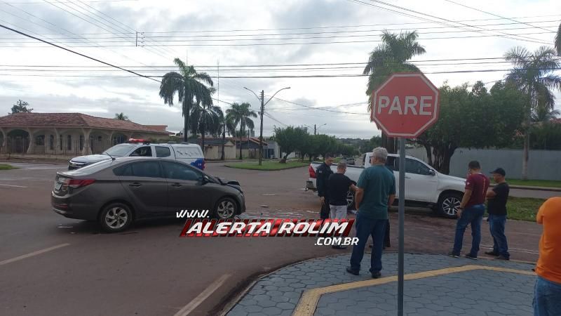 Colisão entre dois veículos foi registrada nesta manhã em Rolim de Moura Colisão entre dois veículos foi registrada nesta manhã em Rolim de Moura
