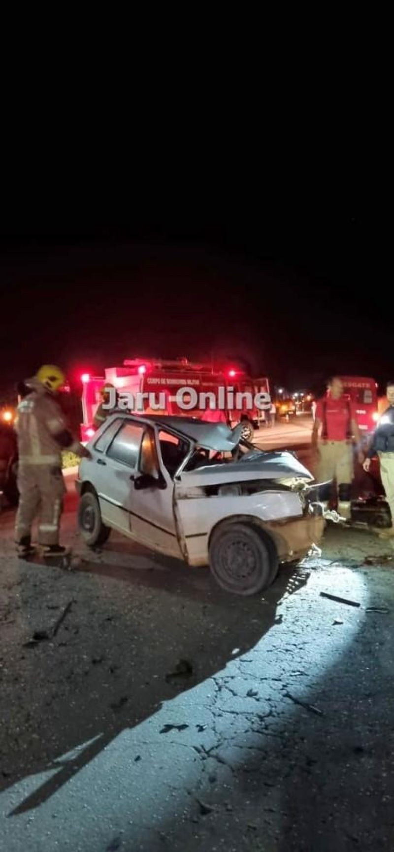 Colisão frontal entre carreta e Fiat Uno na BR 364 deixa uma vítima fatal em RO Colisão frontal entre carreta e Fiat Uno na BR 364 deixa uma vítima fatal em RO