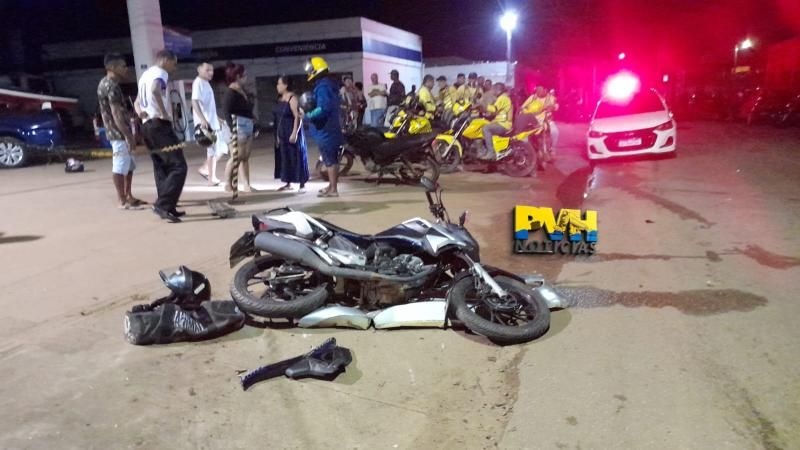 Criança de dois anos morreu após carro atingir duas motos em RO Criança de dois anos morreu após carro atingir duas motos em RO