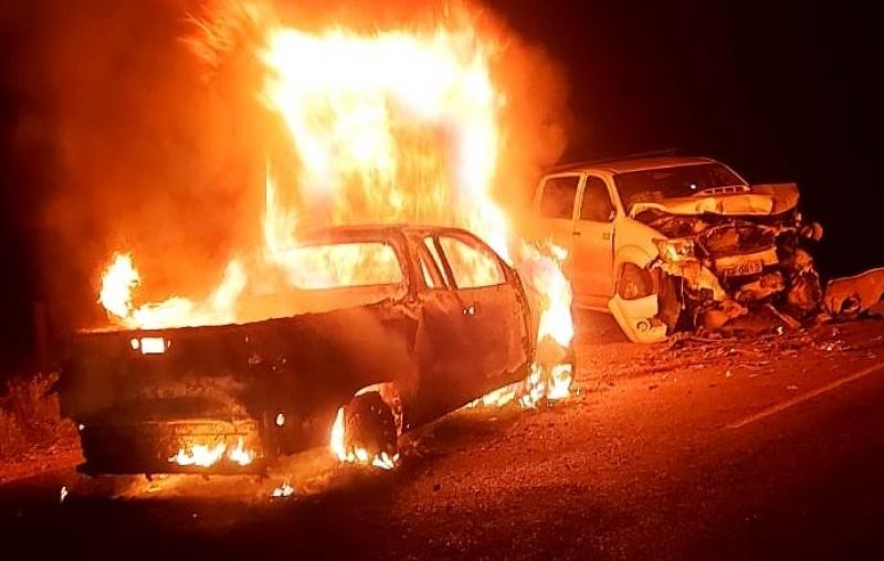 Ex-prefeito de Pimenteiras morreu carbonizado após batida frontal entre dois carros Ex-prefeito de Pimenteiras morreu carbonizado após batida frontal entre dois carros