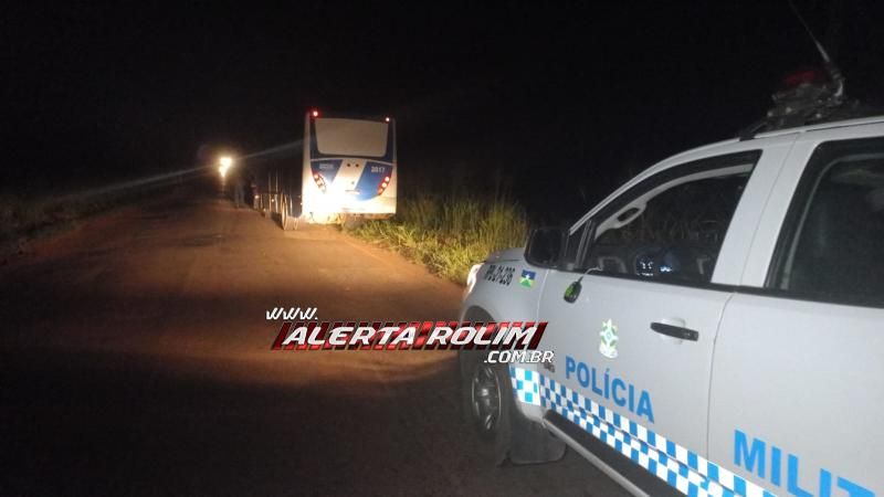 Pedestre que ficou em estado grave ao ser atingido por ônibus foi transferido para Cacoal; Ele ainda não foi identificado Pedestre que ficou em estado grave ao ser atingido por ônibus foi transferido para Cacoal; Ele ainda não foi identificado
