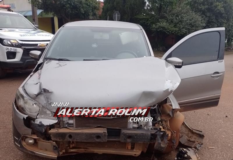 Polícia Militar registrou colisão entre dois carros nesta manhã em Rolim de Moura Polícia Militar registrou colisão entre dois carros nesta manhã em Rolim de Moura