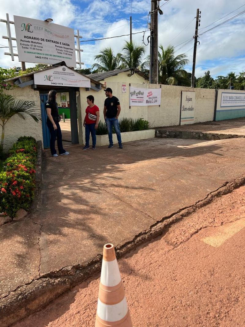 ROLIM DE MOURA: POLÍCIA CIVIL INTENSIFICA POLICIAMENTO NAS ESCOLAS ROLIM DE MOURA: POLÍCIA CIVIL INTENSIFICA POLICIAMENTO NAS ESCOLAS