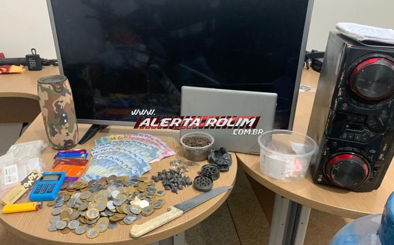 Suspeito de tráfico de drogas foi preso em flagrante pela equipe do PATAMO da PM em Rolim de Moura Suspeito de tráfico de drogas foi preso em flagrante pela equipe do PATAMO da PM em Rolim de Moura