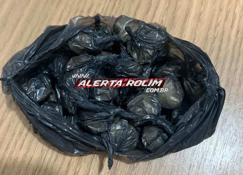 Suspeito de tráfico de drogas foi preso em flagrante pela equipe do PATAMO da PM em Rolim de Moura Suspeito de tráfico de drogas foi preso em flagrante pela equipe do PATAMO da PM em Rolim de Moura