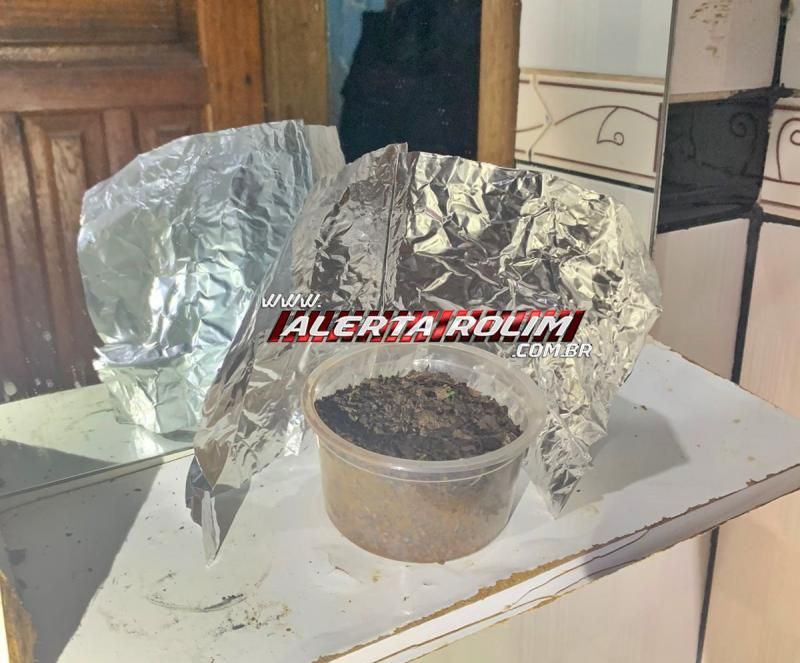 Suspeito de tráfico de drogas foi preso em flagrante pela equipe do PATAMO da PM em Rolim de Moura Suspeito de tráfico de drogas foi preso em flagrante pela equipe do PATAMO da PM em Rolim de Moura