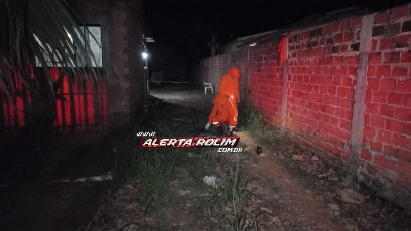 URGENTE - Homem foi assassinado a facadas nesta noite de sábado em Rolim de Moura URGENTE - Homem foi assassinado a facadas nesta noite de sábado em Rolim de Moura