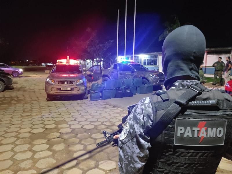 Vídeo - Quase 400 kg de cocaína foram apreendidos em Pimenteiras pela PMRO, GEFRON MT e PF Vídeo - Quase 400 kg de cocaína foram apreendidos em Pimenteiras pela PMRO, GEFRON MT e PF