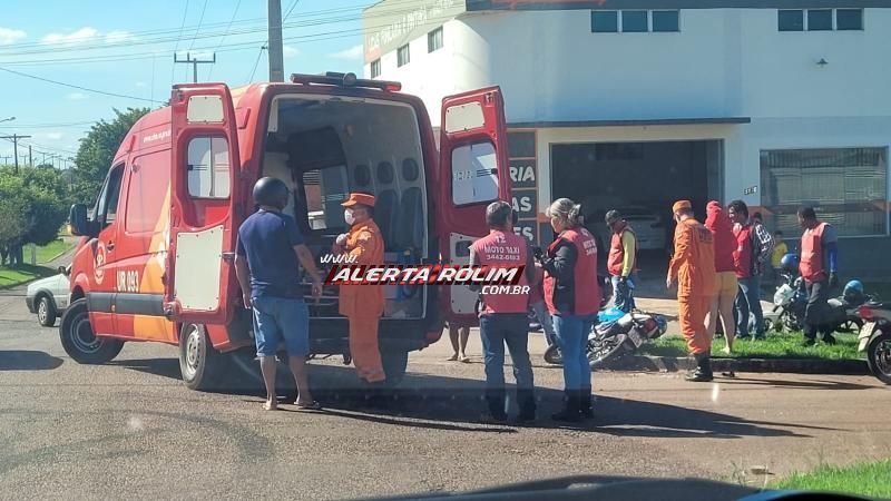 Mototaxista foi socorrida após sofrer queda nesta tarde de terça-feira em Rolim de Moura Mototaxista foi socorrida após sofrer queda nesta tarde de terça-feira em Rolim de Moura