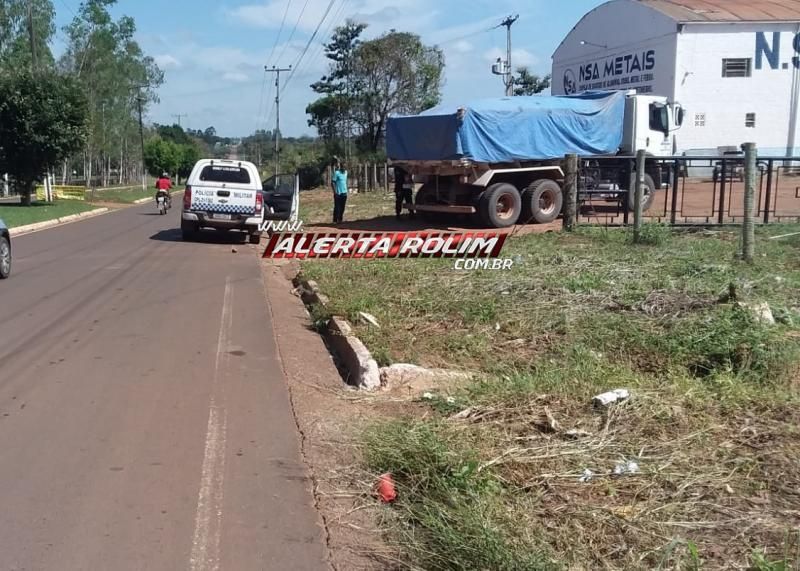 Acidente envolvendo caminhão da Prefeitura de Novo Horizonte do Oeste foi registrado nesta quinta-feira em Rolim de Moura Acidente envolvendo caminhão da Prefeitura de Novo Horizonte do Oeste foi registrado nesta quinta-feira em Rolim de Moura