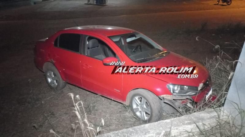 Acidente envolvendo carro e moto deixou uma pessoa ferida na noite de domingo em Rolim de Moura Acidente envolvendo carro e moto deixou uma pessoa ferida na noite de domingo em Rolim de Moura