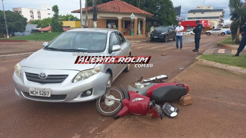 Acidente envolvendo carro e moto deixou uma pessoa ferida nesta tarde em Rolim de Moura Acidente envolvendo carro e moto deixou uma pessoa ferida nesta tarde em Rolim de Moura