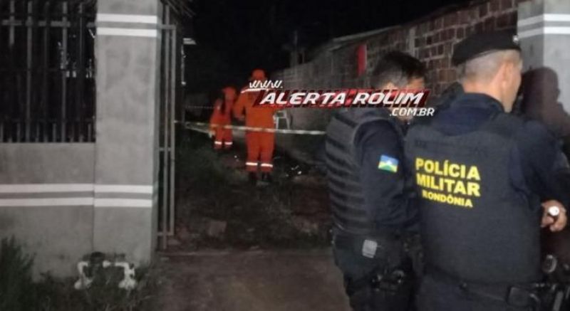 Polícia Civil, com apoio da PM, prendeu em Nova Estrela casal acusado de assassinar homem a facadas em Rolim de Moura Polícia Civil, com apoio da PM, prendeu em Nova Estrela casal acusado de assassinar homem a facadas em Rolim de Moura