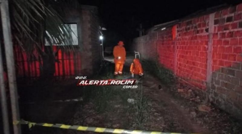 Polícia Civil, com apoio da PM, prendeu em Nova Estrela casal acusado de assassinar homem a facadas em Rolim de Moura Polícia Civil, com apoio da PM, prendeu em Nova Estrela casal acusado de assassinar homem a facadas em Rolim de Moura