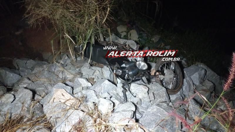 Adolescentes caíram com moto em ribanceira na RO 383 em Rolim de Moura Adolescentes caíram com moto em ribanceira na RO 383 em Rolim de Moura