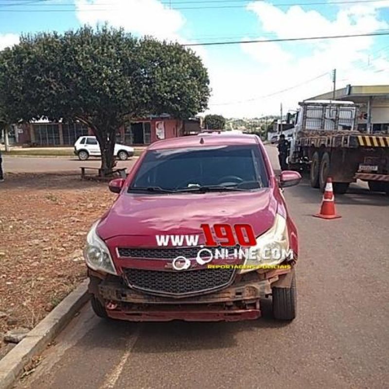 Após ser atingido por carro, motociclista foi parar embaixo de caminhão em Alta Floresta do Oeste Após ser atingido por carro, motociclista foi parar embaixo de caminhão em Alta Floresta do Oeste