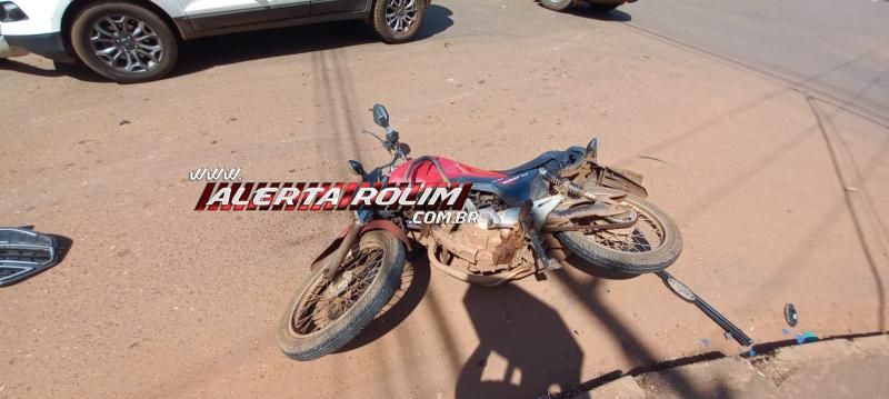 Colisão entre carro e moto deixou uma pessoa ferida nesta tarde em Rolim de Moura Colisão entre carro e moto deixou uma pessoa ferida nesta tarde em Rolim de Moura