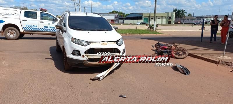 Colisão entre carro e moto deixou uma pessoa ferida nesta tarde em Rolim de Moura Colisão entre carro e moto deixou uma pessoa ferida nesta tarde em Rolim de Moura