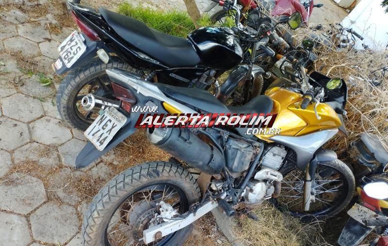 Dupla de Rolim de Moura foi presa pela PM por crime de tráfico de drogas em Jaru Dupla de Rolim de Moura foi presa pela PM por crime de tráfico de drogas em Jaru