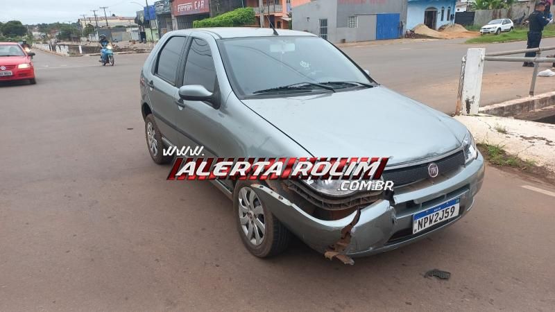Entregador de pães foi atingido por carro nesta manhã em Rolim de Moura Entregador de pães foi atingido por carro nesta manhã em Rolim de Moura