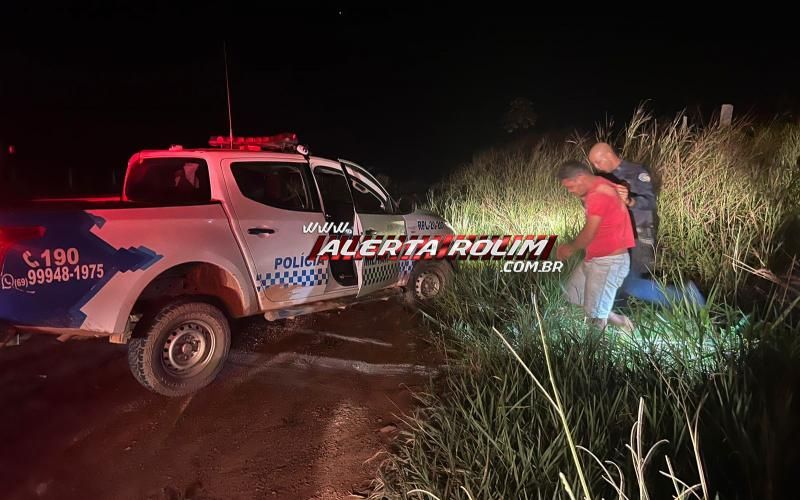 Morador de Alta Floresta tentou fugir de abordagem da PM e acabou preso com meio quilo de droga na área rural de Rolim de Moura Morador de Alta Floresta tentou fugir de abordagem da PM e acabou preso com meio quilo de droga na área rural de Rolim de Moura