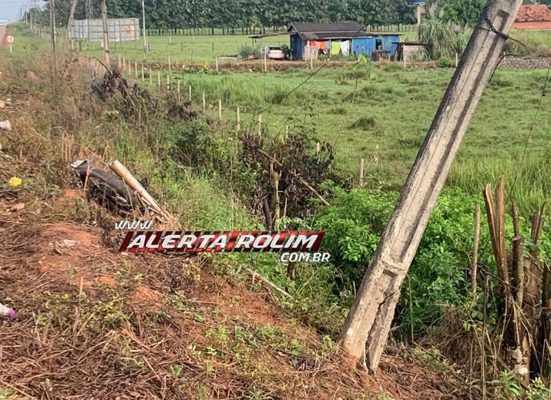 Encontrado caído à margem de rodovia, motociclista foi socorrido em estado grave nesta manhã em Rolim de Moura Encontrado caído à margem de rodovia, motociclista foi socorrido em estado grave nesta manhã em Rolim de Moura