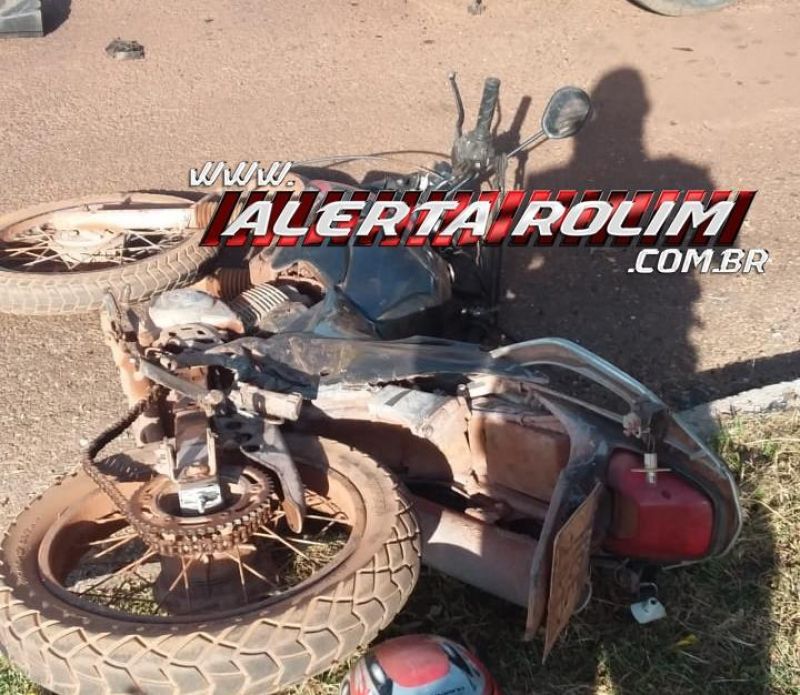 Motociclista fraturou uma das pernas ao ser atingido por caminhonete nesta tarde em Rolim de Moura Motociclista fraturou uma das pernas ao ser atingido por caminhonete nesta tarde em Rolim de Moura