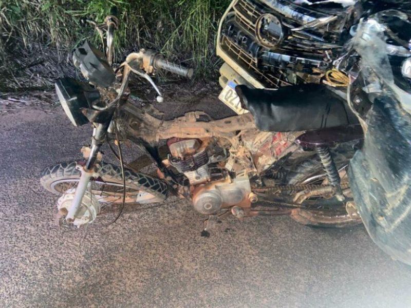 Motociclista morreu após ser atingido por caminhonete em Alta Floresta do Oeste Motociclista morreu após ser atingido por caminhonete em Alta Floresta do Oeste