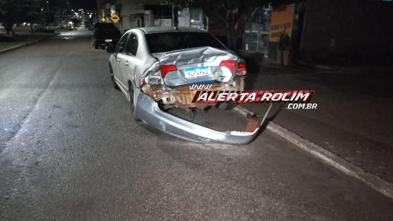 Motorista com sinais de embriaguez atingiu traseira de veículo, tentou fugir e bateu em outro carro logo em seguida em Rolim de Moura Motorista com sinais de embriaguez atingiu traseira de veículo, tentou fugir e bateu em outro carro logo em seguida em Rolim de Moura