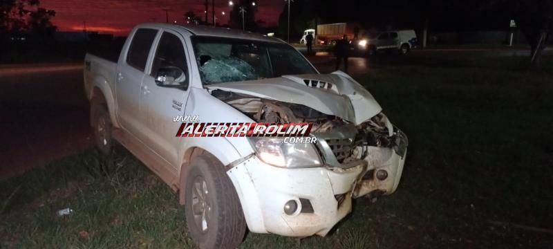 Motorista foi socorrido pelos bombeiros, após perder o controle da caminhonete e colidir em uma árvore em Rolim de Moura Motorista foi socorrido pelos bombeiros, após perder o controle da caminhonete e colidir em uma árvore em Rolim de Moura