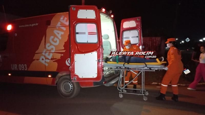 Mulher foi socorrida com suspeita de fratura no braço após colisão entre moto e carro em Rolim de Moura Mulher foi socorrida com suspeita de fratura no braço após colisão entre moto e carro em Rolim de Moura