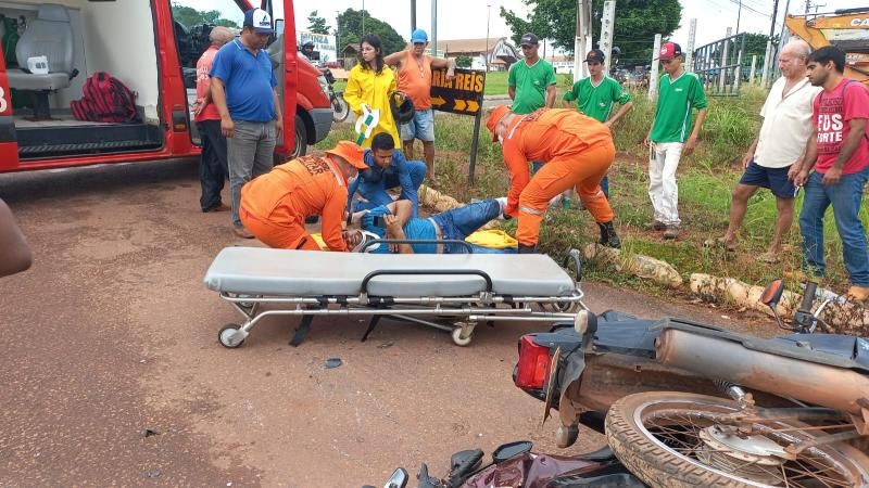 Segundo acidente do dia envolveu moto e veículo da SEMUSA de Rolim de Moura Segundo acidente do dia envolveu moto e veículo da SEMUSA de Rolim de Moura
