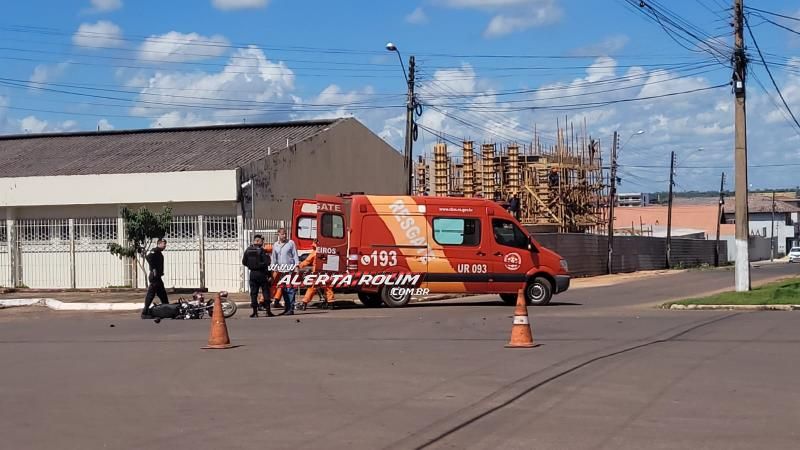 Terceiro acidente de trânsito do sábado deixou duas pessoas feridas em Rolim de Moura Terceiro acidente de trânsito do sábado deixou duas pessoas feridas em Rolim de Moura