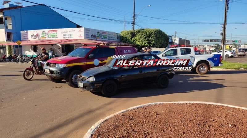 Viatura do Corpo de Bombeiros Militar foi atingida por carro nesta manhã de sábado em Rolim de Moura Viatura do Corpo de Bombeiros Militar foi atingida por carro nesta manhã de sábado em Rolim de Moura